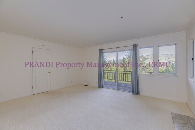 Building Photo - Woodacre Retreat Like Home with Views and ...