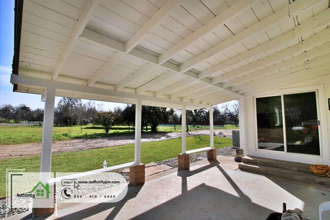 Building Photo - 9905 Merryhill Ln