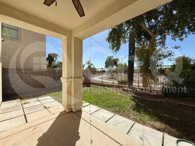 Building Photo - 2604 S Southwind Dr