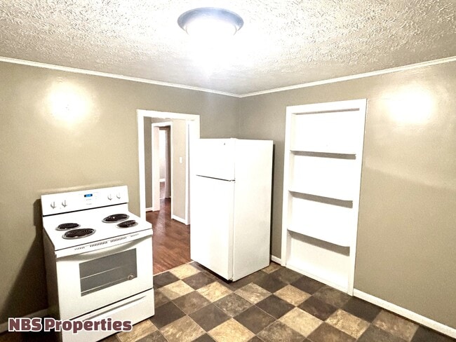 Building Photo - 2212 Harvey St