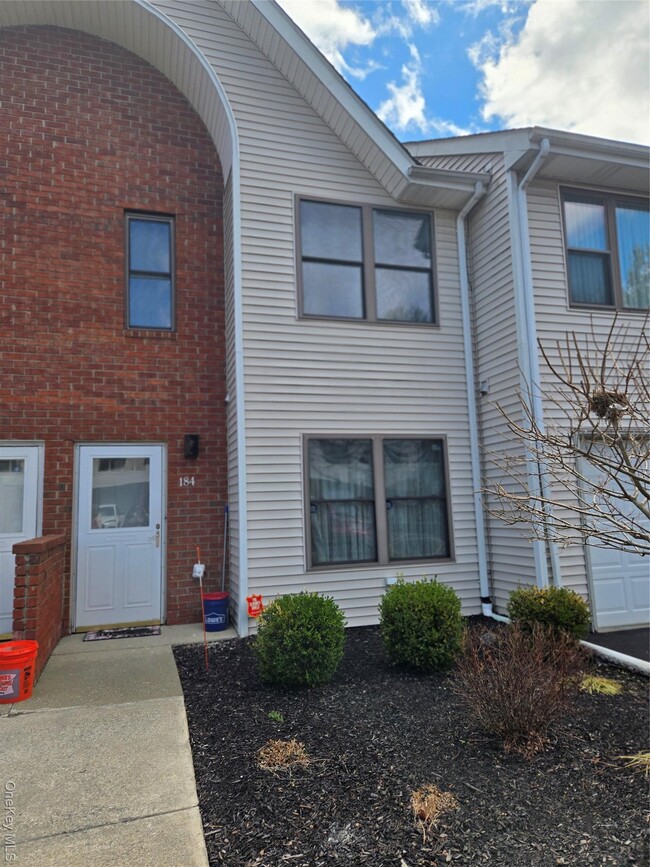 Building Photo - 184 Deer Ct Dr