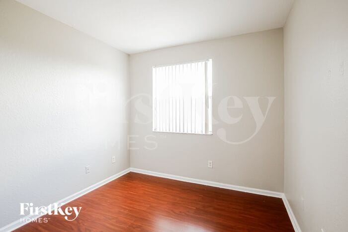 Building Photo - 2222 Portofino Ave