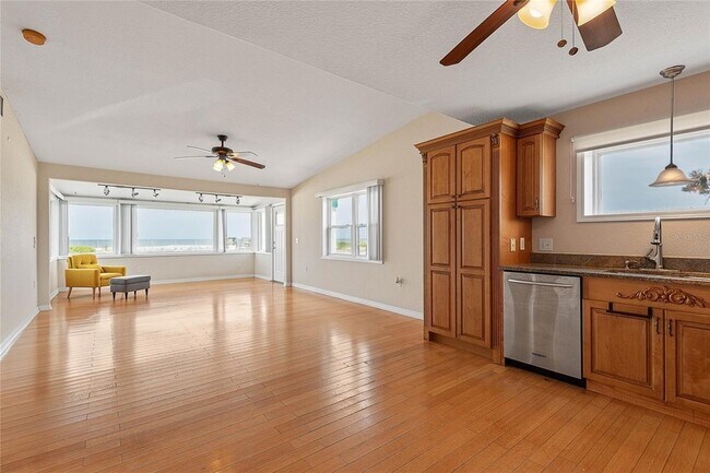 Building Photo - 1244 S Ocean Shore Blvd