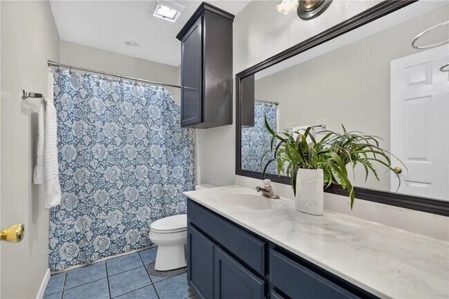 Building Photo - 4022 Wood River Dr