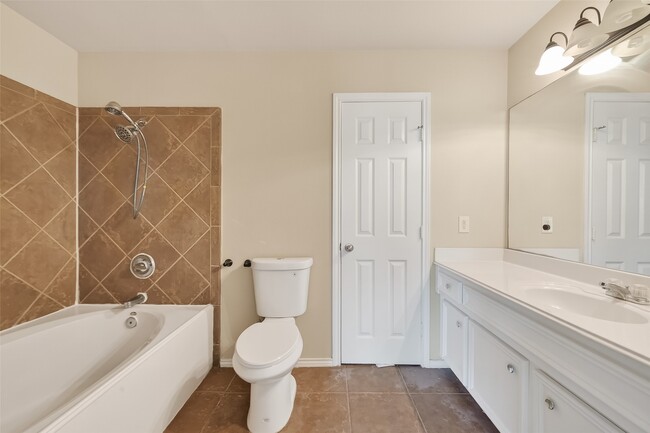 Building Photo - 16526 Pentonshire Ln