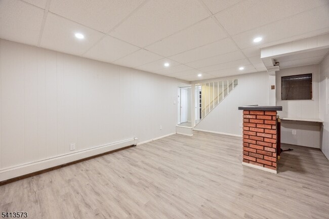 Building Photo - 252 Knickerbocker Rd