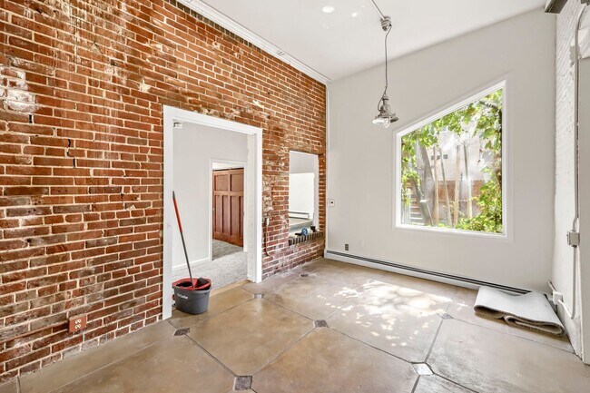 Building Photo - Located in the Historic Baker District, this uniquely converted warehouse features updates throug...