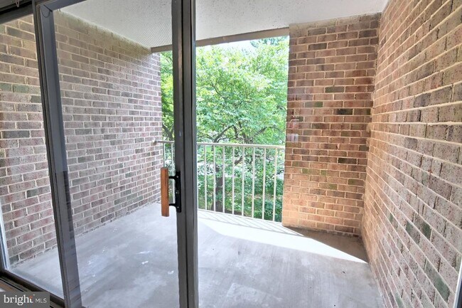Building Photo - 1580 Moorings Dr