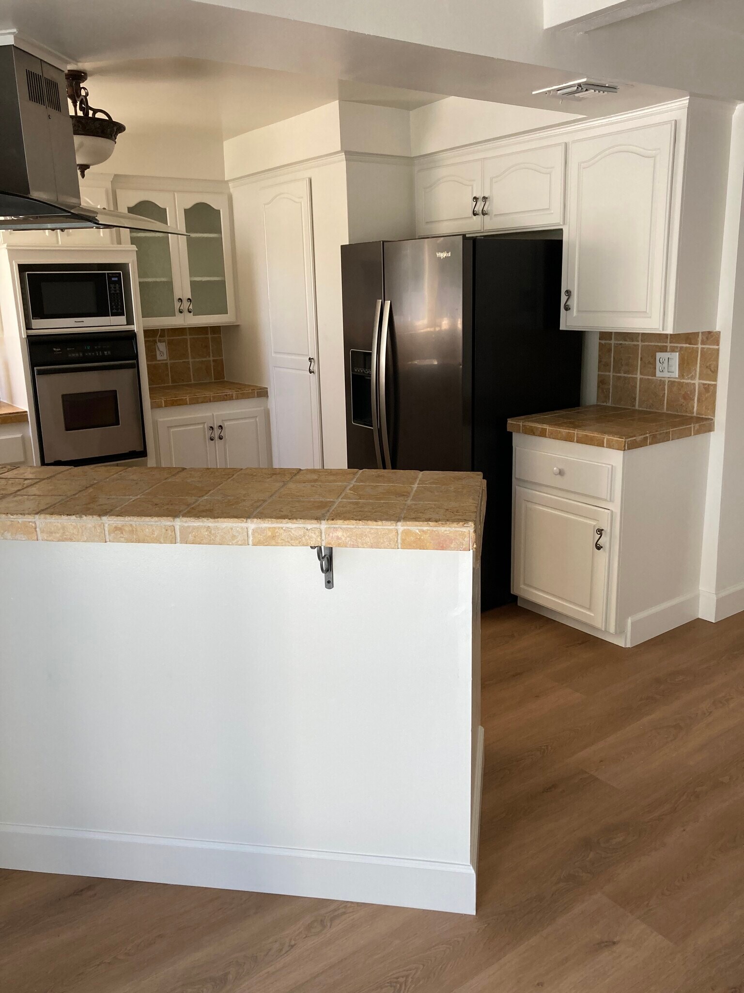 Building Photo - 20428 Roslin Ave