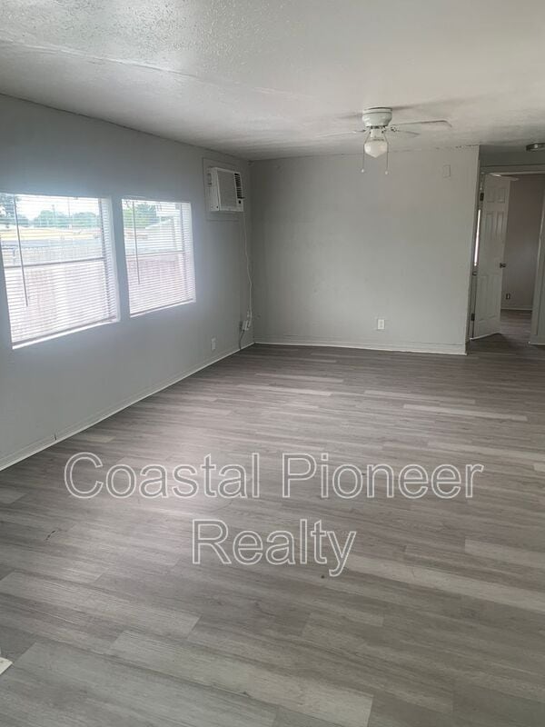 Building Photo - 6531 Bandura Ave