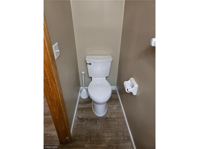 Building Photo - 614 S 19th Ave