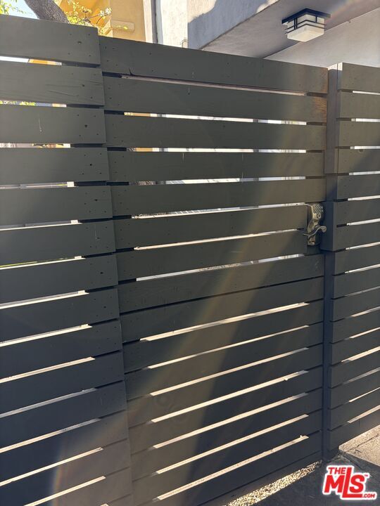 Building Photo - 2425 Ocean Ave