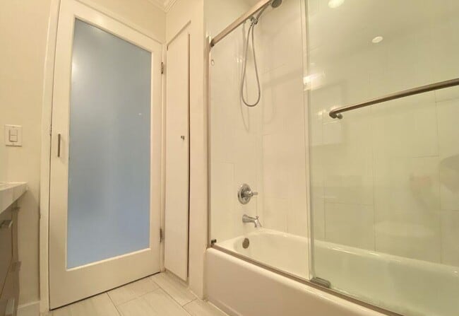 Building Photo - 970 Palm Ave