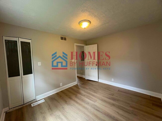 Building Photo - Westside | Two Bedroom House | Move in Ready