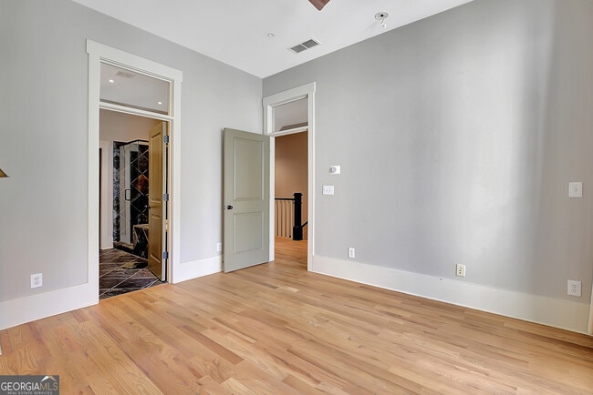 Building Photo - 10659 Serenbe Ln
