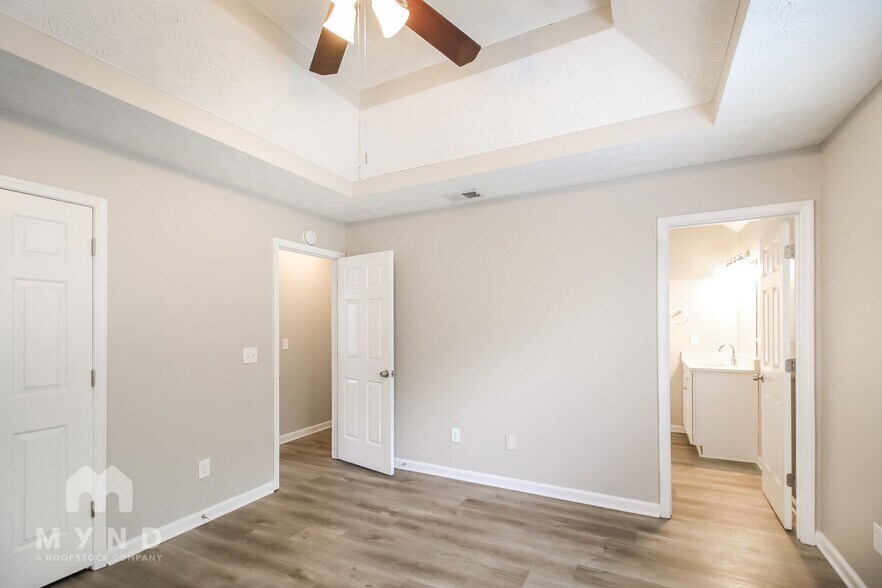 Building Photo - 737 Lilac Dr