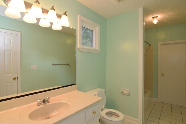 Building Photo - Evans 3 Bed/2 Bath w/ Garage & Huge Fenced...