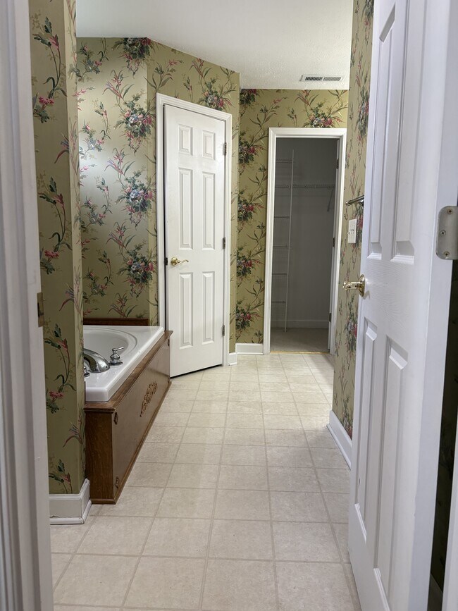 Building Photo - 3426 Shadow Birch Rd