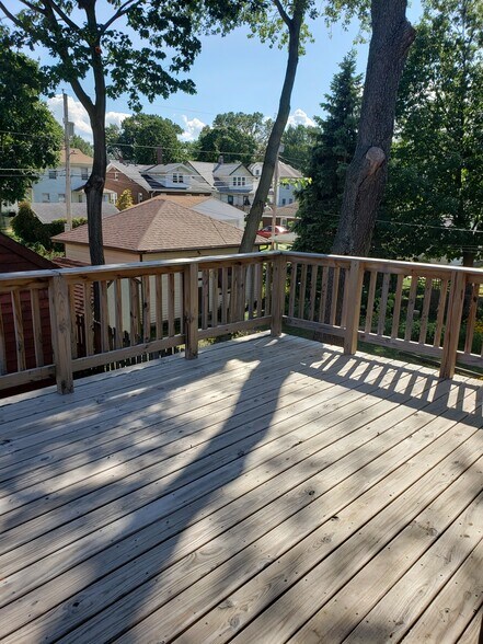 Building Photo - 1003 W 17th St