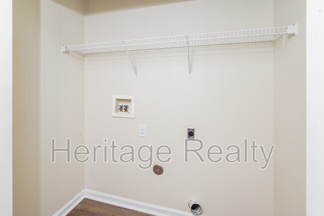 Building Photo - 4207 Iona Way