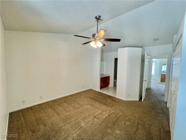 Building Photo - 3241 Symphony Dr