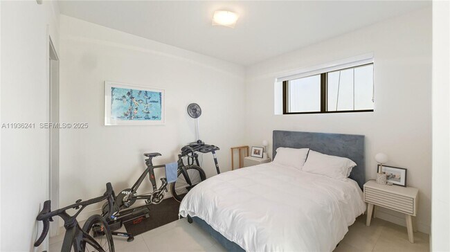 Building Photo - 2900 NE 7th Ave