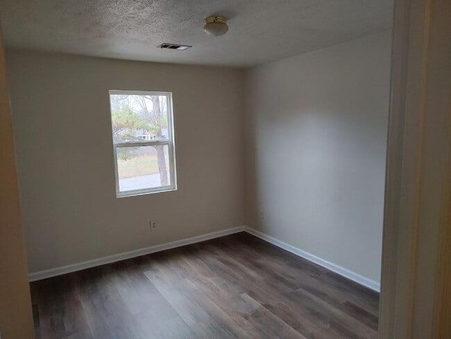Building Photo - 4957 N Redan Cir