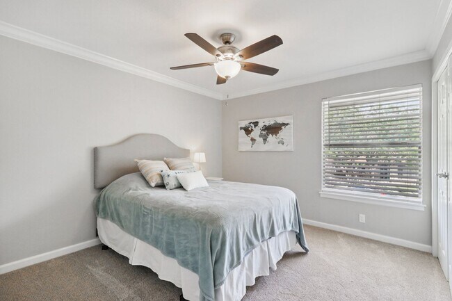 Building Photo - Beautifully Renovated Home with a Large Yard