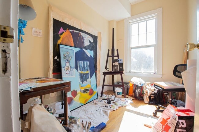 Building Photo - NO BROKER FEE!  SPACIOUS AND BRIGHT BRIGHTON CTR 5 BED/3 BATH AVAIL 9/1