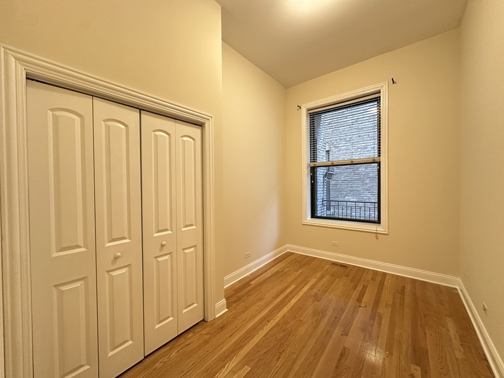 Building Photo - 851 N La Salle Dr