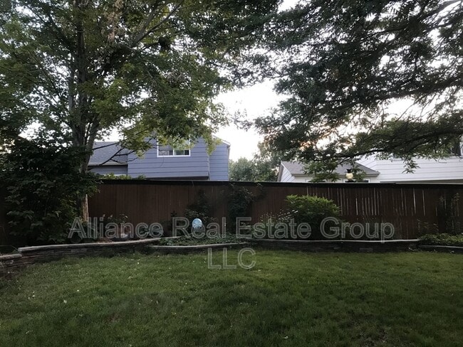 Building Photo - 9677 Whitecliff Pl