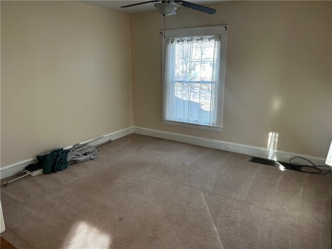 Building Photo - 409 Hoffman St