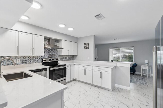 Building Photo - 8120 Brown Pelican Ave
