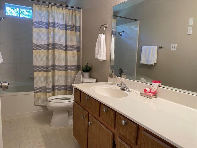 Building Photo - 1208 Tremont Dr