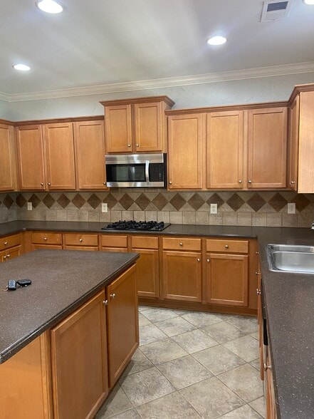 Building Photo - 10102 Glenburn Ln