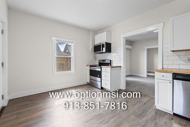 Building Photo - 1/2 month free if moved in by 7/31!! Available NOW