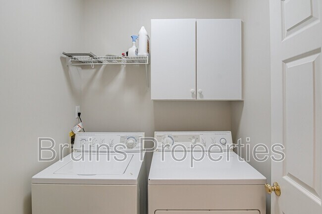 Building Photo - 8 Indigo Cove