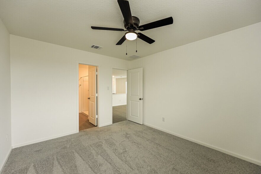 Building Photo - 11516 Chestnut Barr Dr