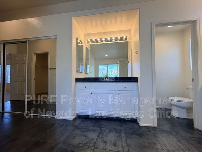 Building Photo - 925 Lexington Cross Dr