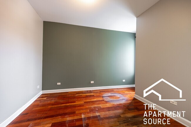 Building Photo - 2852 N Kedzie Ave