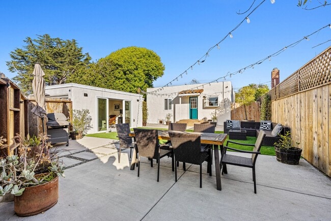 Building Photo - 37 Portola Ave