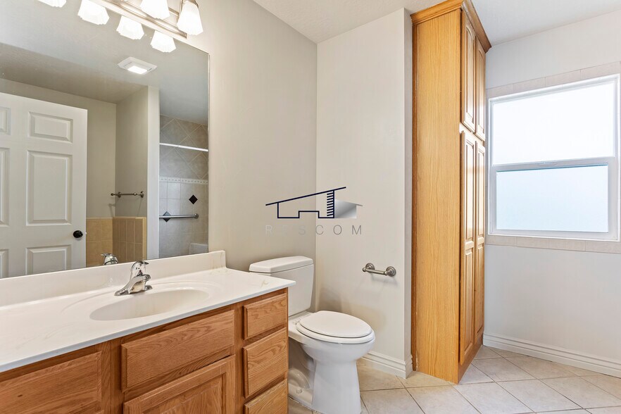 Building Photo - 352 Harrison Blvd