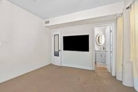 Building Photo - 1686 S Rimpau Blvd