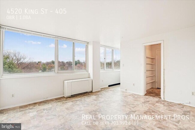 Building Photo - 4520 King St