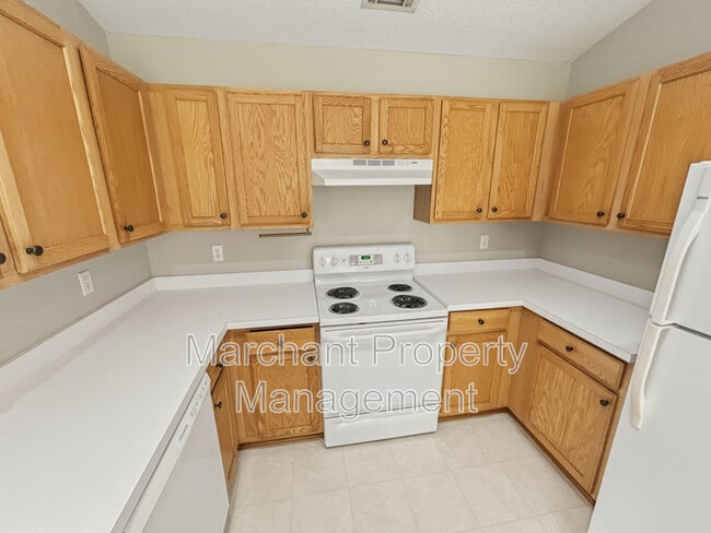 Building Photo - 776 Waterbrook Ln