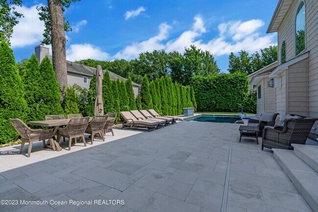 Building Photo - 1607 Holbrook St