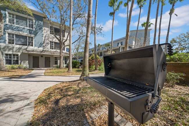 Building Photo - 10056 Montague St