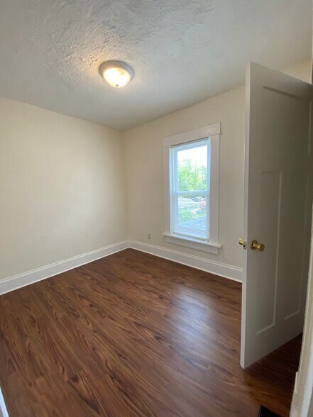 Building Photo - 110 Dana Ave