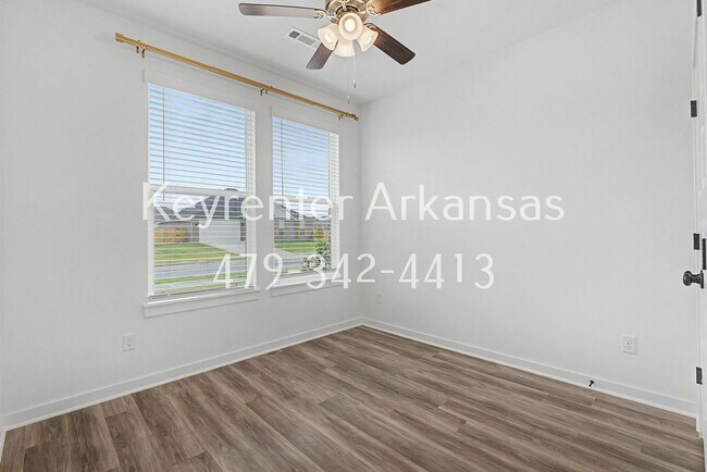 Building Photo - 407 W Taverner Xing