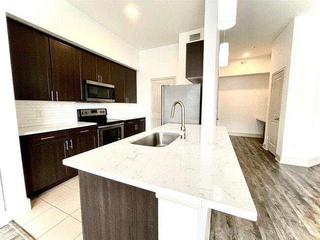 Building Photo - 2222 Smith St